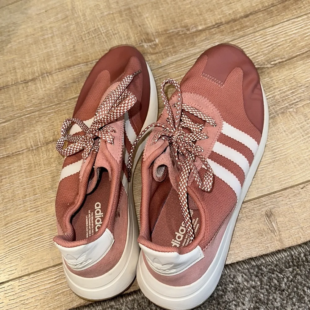 adidas‎ pink white kids 6.5 - Picture 2 of 3